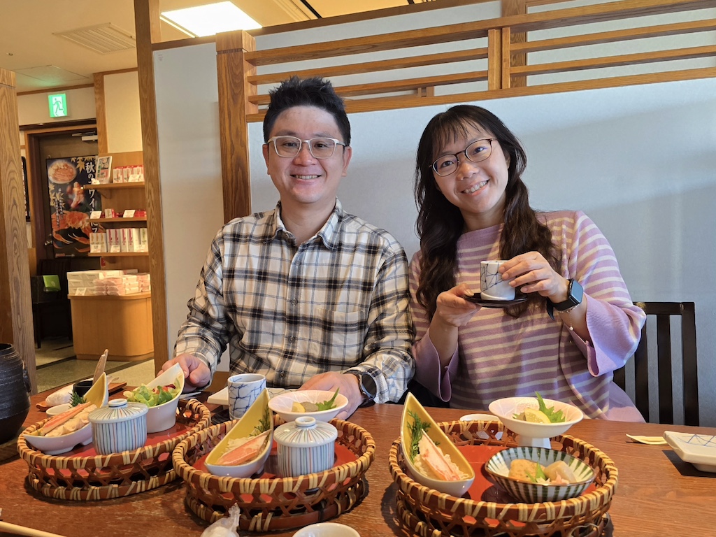 2025-11-29 東京親子賞楓旅Day3-1 六義園與螃蟹道樂