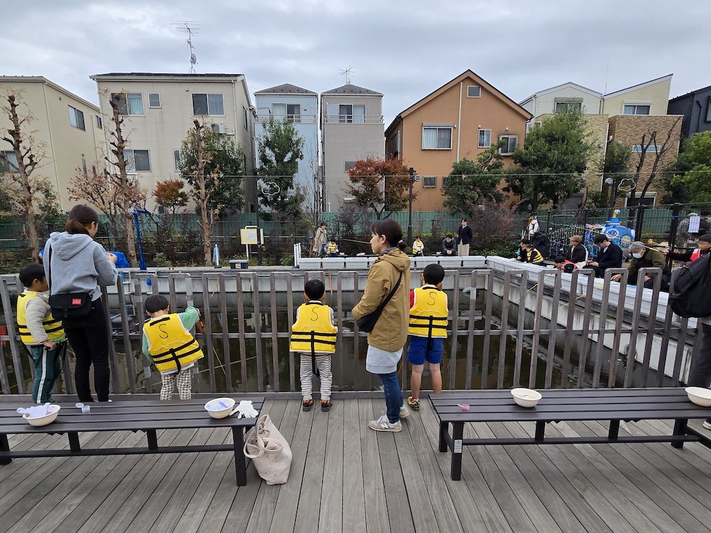 2025-11-29 東京親子賞楓旅Day3-2 荒川遊樂園+炸豬排一勝