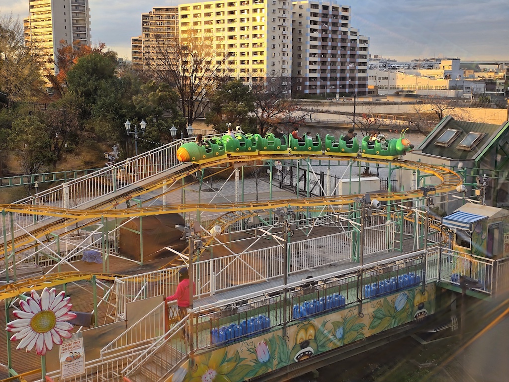 2025-11-29 東京親子賞楓旅Day3-2 荒川遊樂園+炸豬排一勝