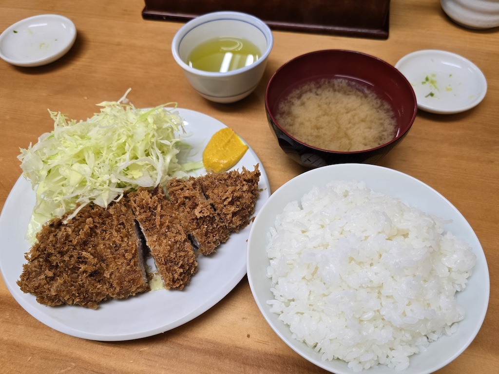 2025-11-29 東京親子賞楓旅Day3-2 荒川遊樂園+炸豬排一勝