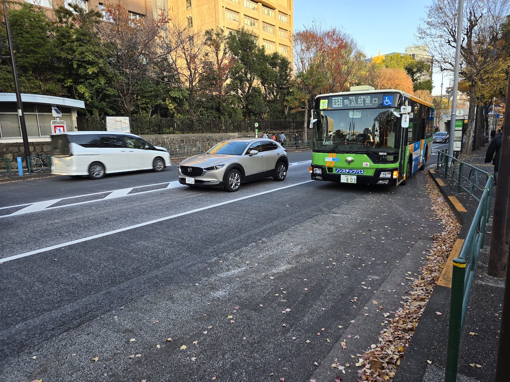 2025-11-30 東京親子賞楓旅Day4-2 東大銀杏＋東京車站伴手禮＋やぶ久
