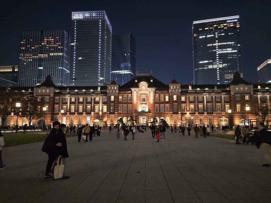 2025-11-30 東京親子賞楓旅Day4-2 東大銀杏＋東京車站伴手禮＋やぶ久