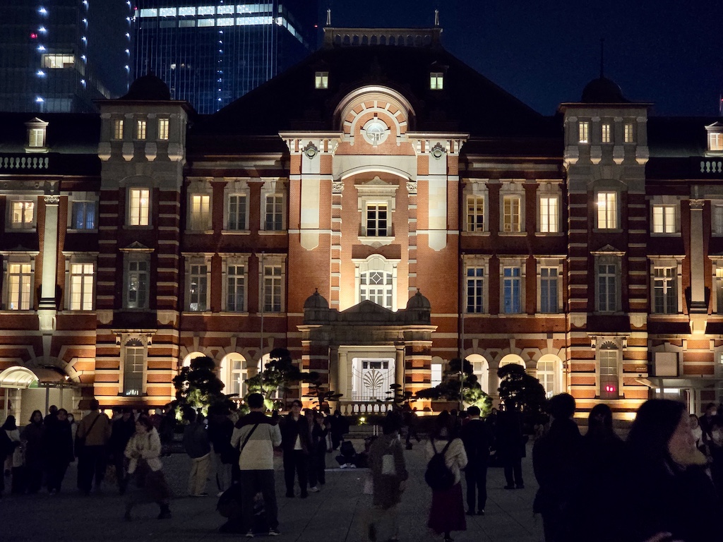 2025-11-30 東京親子賞楓旅Day4-2 東大銀杏＋東京車站伴手禮＋やぶ久