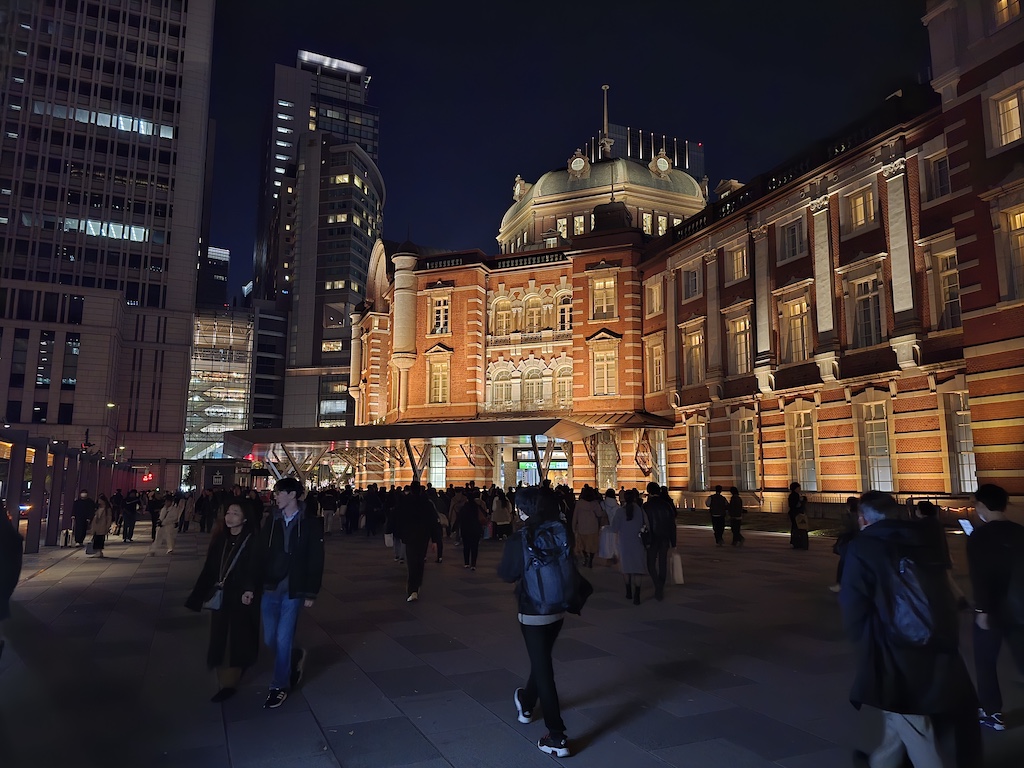 2025-11-30 東京親子賞楓旅Day4-2 東大銀杏＋東京車站伴手禮＋やぶ久