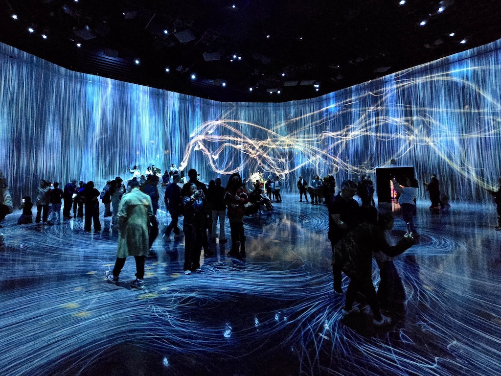 2025-12-01 東京親子賞楓旅Day5 Teamlab+敘敘苑＋六本木甜點