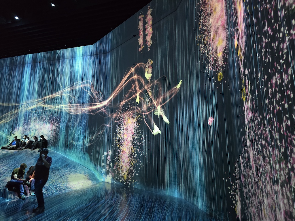 2025-12-01 東京親子賞楓旅Day5 Teamlab+敘敘苑＋六本木甜點