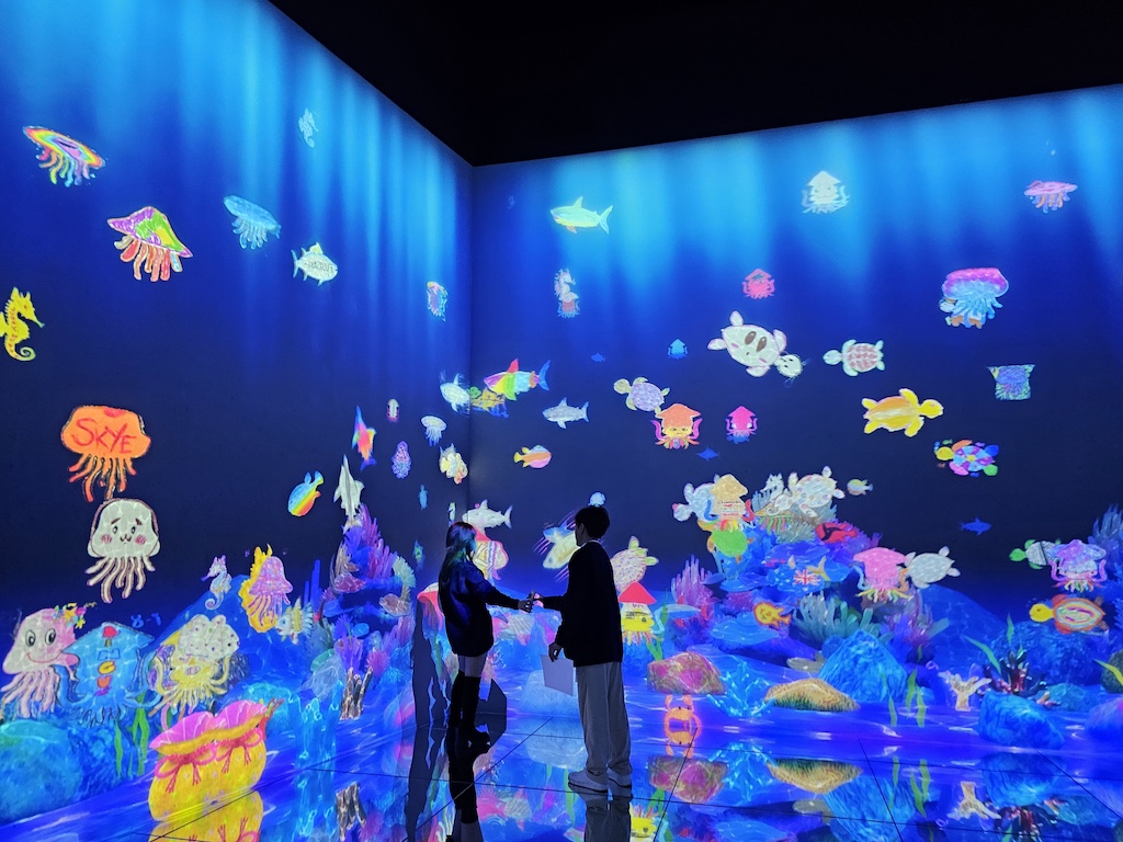 2025-12-01 東京親子賞楓旅Day5 Teamlab+敘敘苑＋六本木甜點