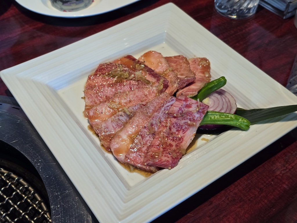 2025-12-01 東京親子賞楓旅Day5 Teamlab+敘敘苑＋六本木甜點