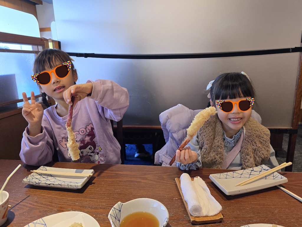 2025-11-29 東京親子賞楓旅Day3-1 六義園與螃蟹道樂