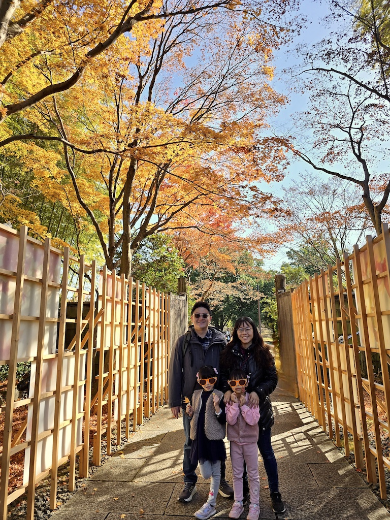 2025-11-30 東京親子賞楓旅 Day4-1 昭和紀念公園+Harbs慶生
