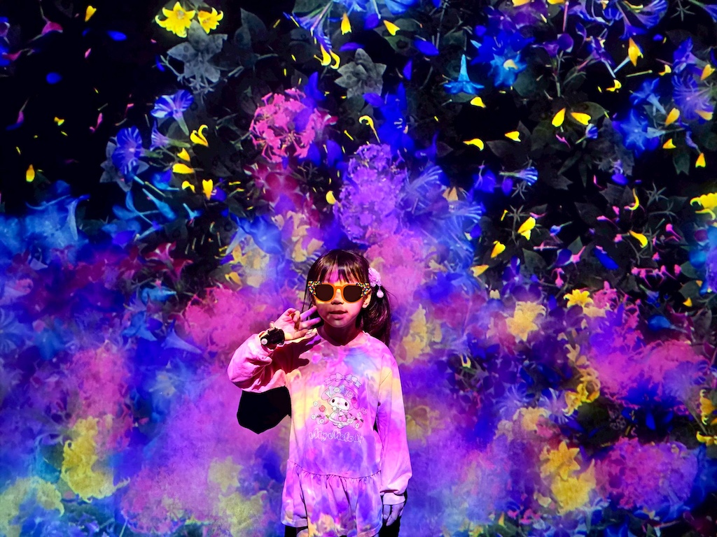 2025-12-01 東京親子賞楓旅Day5 Teamlab+敘敘苑＋六本木甜點