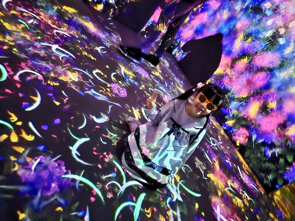 2025-12-01 東京親子賞楓旅Day5 Teamlab+敘敘苑＋六本木甜點