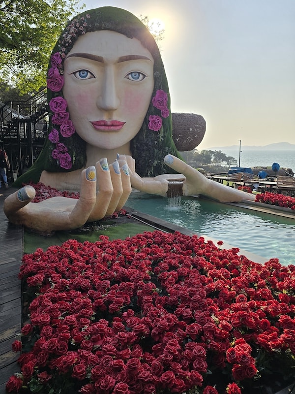 【2026 芭達雅行程】四方水上市場 + 3 Mermaids 懸崖餐廳:網美必拍日落美景! - 第26張圖 【2026 芭達雅行程】四方水上市場 + 3 Mermaids 懸崖餐廳:網美必拍日落美景!