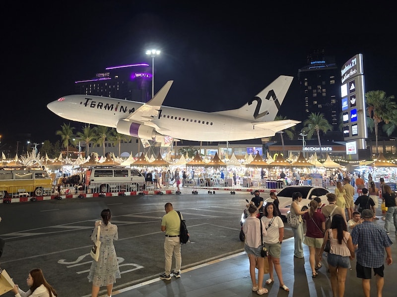【芭達雅必逛】Terminal 21 Pattaya:環遊世界拍美照、Nara泰式料理、還有24小時營業超市,購物和伴手禮一次買齊! - 第1張圖 【芭達雅必逛】Terminal 21 Pattaya:環遊世界拍美照、Nara泰式料理、還有24小時營業超市,購物和伴手禮一次買齊!