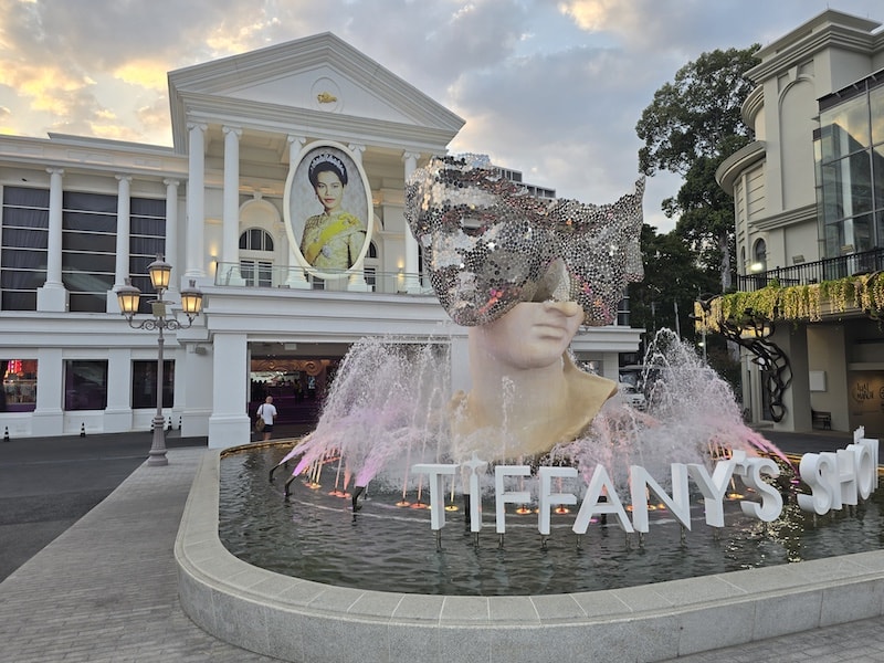 芭達雅旅遊的兩大視覺盛宴:真理寺遺世之美與 Tiffany’s Show 頂級大秀 - 第48張圖 芭達雅旅遊的兩大視覺盛宴:真理寺遺世之美與 Tiffany’s Show 頂級大秀