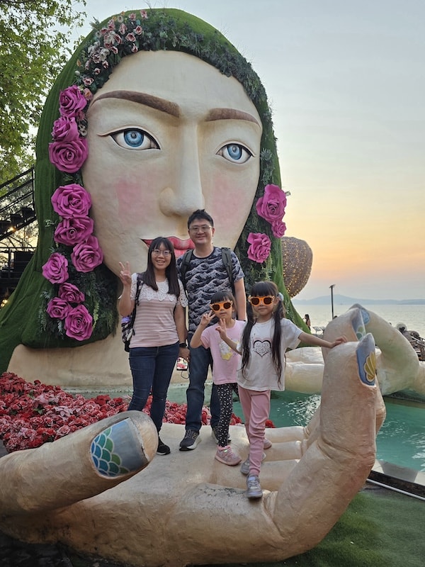 【2026 芭達雅行程】四方水上市場 + 3 Mermaids 懸崖餐廳:網美必拍日落美景! - 第28張圖 【2026 芭達雅行程】四方水上市場 + 3 Mermaids 懸崖餐廳:網美必拍日落美景!