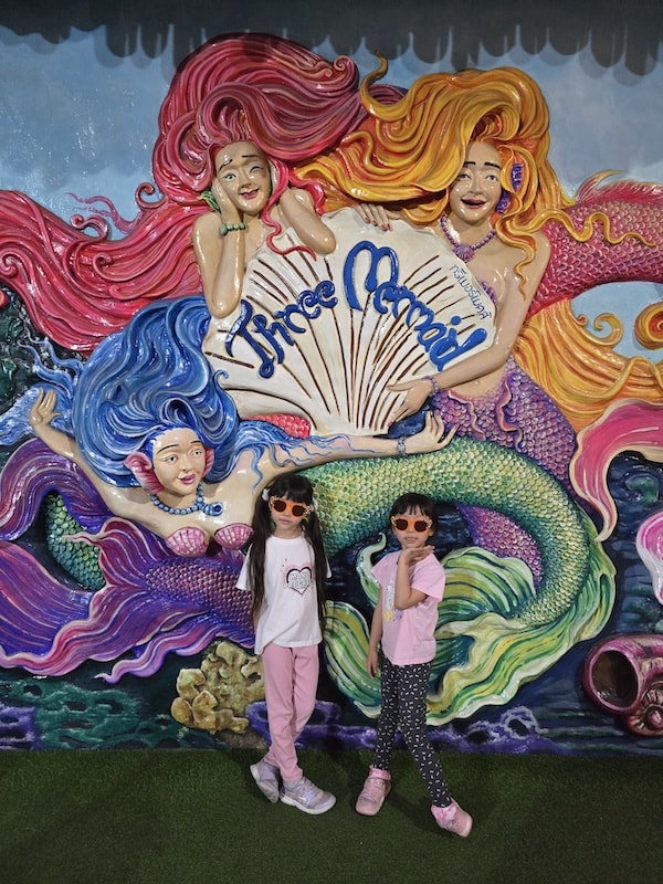 【2026 芭達雅行程】四方水上市場 + 3 Mermaids 懸崖餐廳:網美必拍日落美景! - 第27張圖 【2026 芭達雅行程】四方水上市場 + 3 Mermaids 懸崖餐廳:網美必拍日落美景!