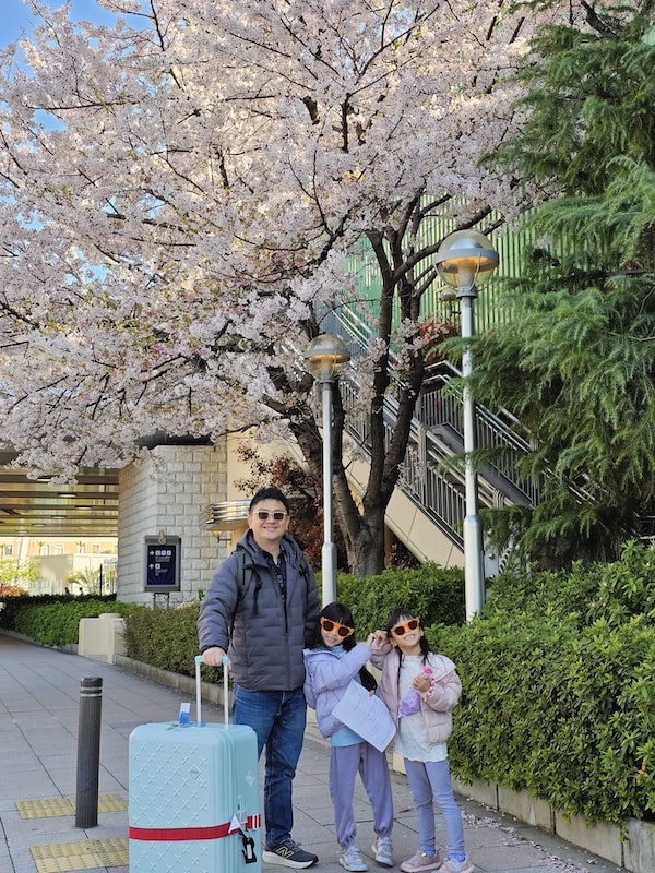 大阪城公園櫻滿開:西之丸庭園與天守閣的粉嫩協奏曲,再訪利久牛舌重溫炭火香 - 第2張圖 大阪城公園櫻滿開:西之丸庭園與天守閣的粉嫩協奏曲,再訪利久牛舌重溫炭火香