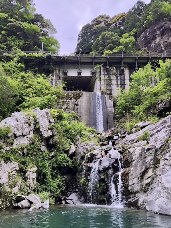[璀璨四國] 跟著燦星旅遊玩德島！大步危峽谷遊覽船、秘境祖谷葛藤橋體驗全紀錄