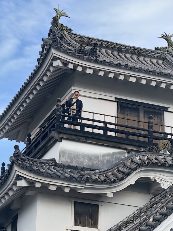 【四國高知旅遊】登頂日本現存天守「高知城」，弘人市場必吃「明神丸」炙燒鰹魚！