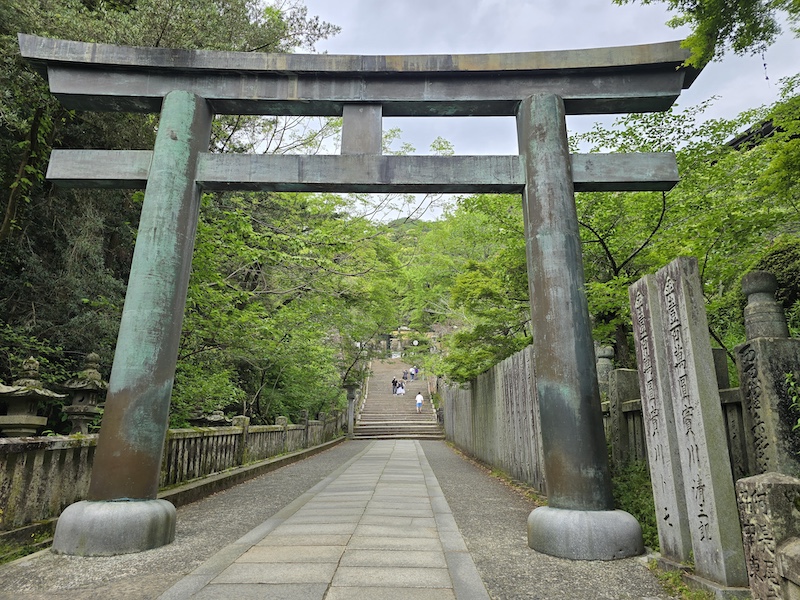 【四國香川】漫步滿濃公園虞美人花海、朝聖金刀比羅宮品嚐道地烏龍麵